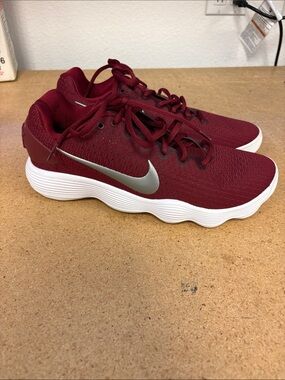 New Nike Maroon Women’s Hyperdunk 2017 Low Size 12